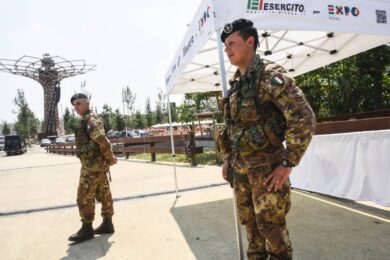 Marina, 3 condannati diventano ufficiali. Il caso che imbarazza la Difesa