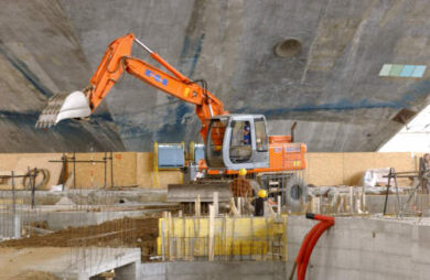 Incidenti lavoro: schiacciato dalla ruspa, muore operaio Brescia