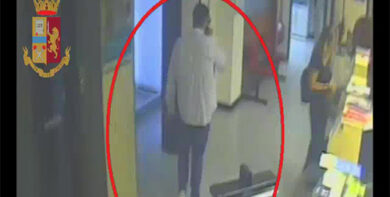 Rapina in banca con taglierino e occhiali da sole: inchiodati dalle telecamere