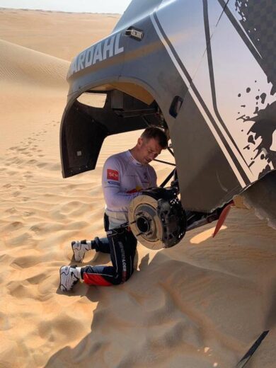 Il 2019 di Loeb comincia dalla Dakar al volante di una  Peugeot 3008 DKR