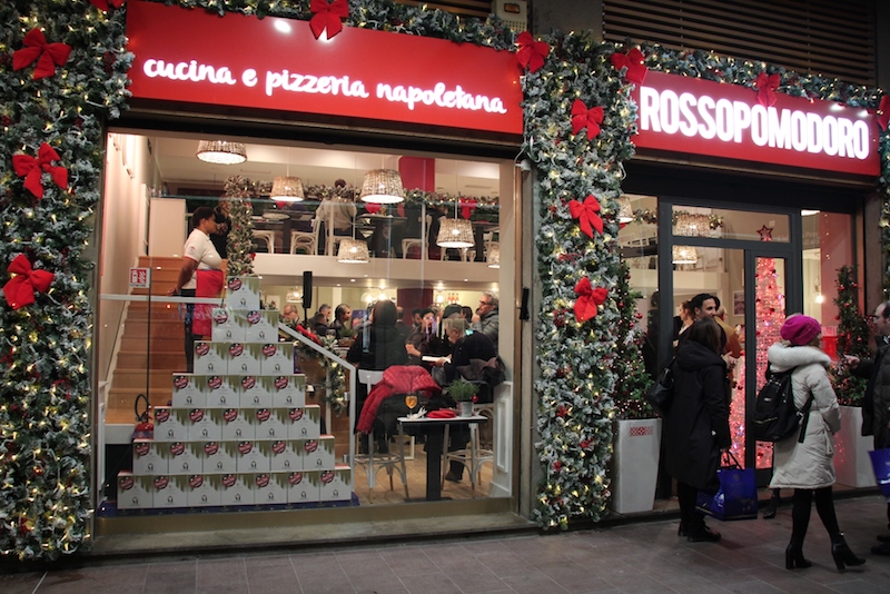 Rossopomodoro, a Milano due riaperture ispirate al nuovo concept Rossopomodoro, a Milano due riaperture ispirate al nuovo concept