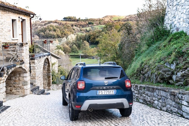 Dacia Duster : arriva la versione GPL Dacia Duster : arriva la versione GPL