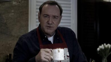 Molestie: Kevin Spacey torna in video come Underwood e si difende