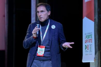 Boccia (Pd): Rousseau e blog 5S nel caos. Primi mille iscritti per Hackitaly