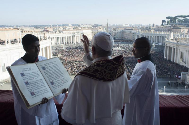 Vaticano: si dimettono i responsabili della sala stampa Burke – Garcia Vaticano: si dimettono i responsabili della sala stampa Burke – Garcia