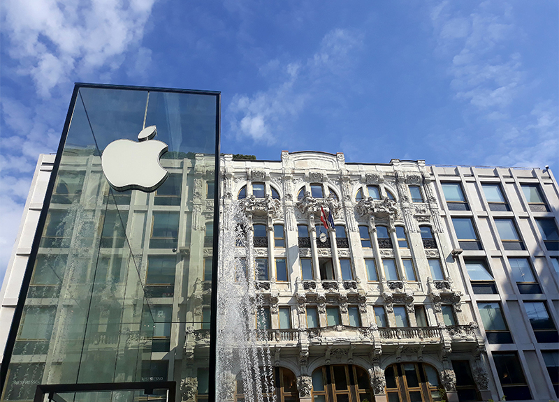 Apple taglia le stime sui ricavi: occhi puntati sulle borse Apple taglia le stime sui ricavi: occhi puntati sulle borse
