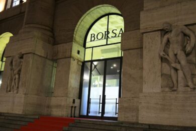 Volano le Borse, Milano +3,37%. Stop della Fed al rialzo dei tassi