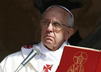 Migranti, Papa ai leader europei: “Fateli sbarcare subito”