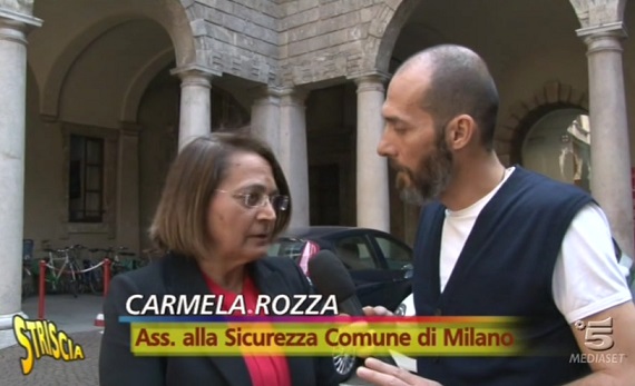 Senzatetto, anche a Milano un anno fa buttati via abiti e coperte. VIDEO Senzatetto, anche a Milano un anno fa buttati via abiti e coperte. VIDEO