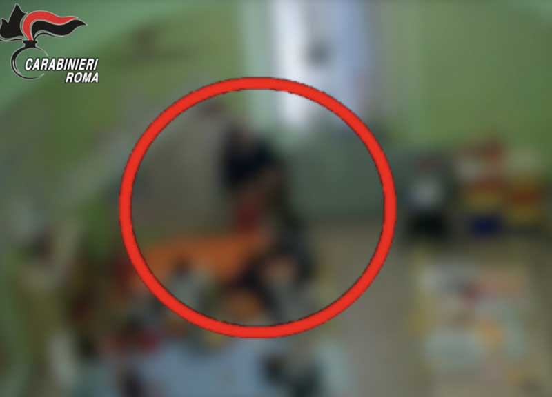 Castelli Romani, botte e insulti ai bimbi: 4 arresti nell’asilo degli orrori Castelli Romani, botte e insulti ai bimbi: 4 arresti nell’asilo degli orrori