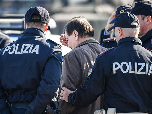 Battisti, tremano gli altri latitanti. Il killer di Moro ristoratore a Managua Battisti, tremano gli altri latitanti. Il killer di Moro ristoratore a Managua