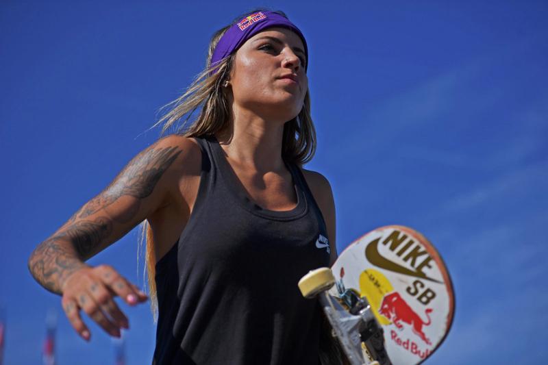 Neymar innamorato: la nuova fiamma è Leticia Bufoni star dello skateboard Neymar innamorato: la nuova fiamma è Leticia Bufoni star dello skateboard