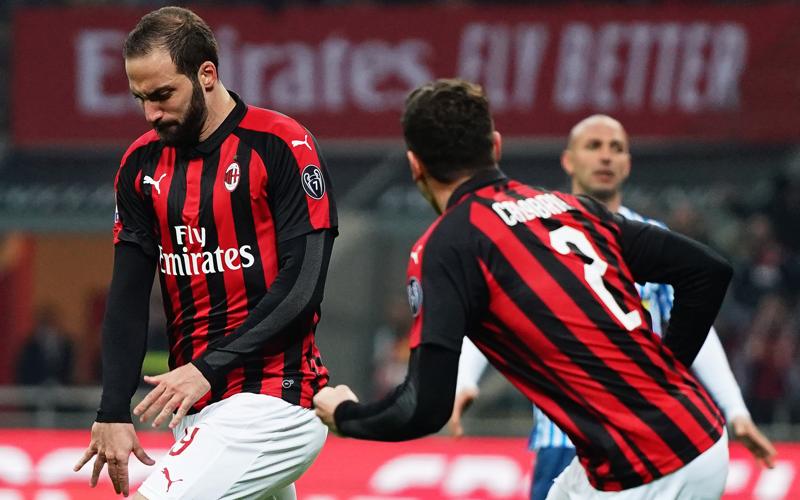 Milan, Higuain assente dalla foto di gruppo. “Febbre”. A un passo dal Chelsea