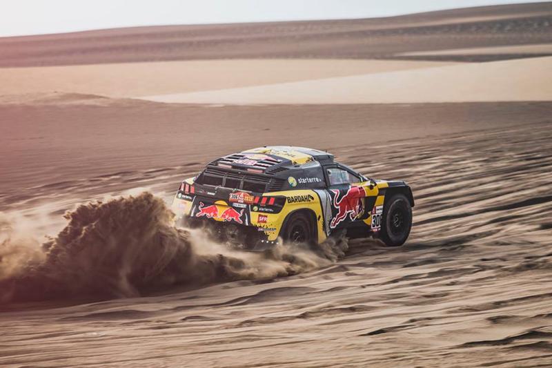 Dakar 2019, Tappa 10, La coppia Peugeot Loeb-Elena è a podio Dakar 2019, Tappa 10, La coppia Peugeot Loeb-Elena è a podio