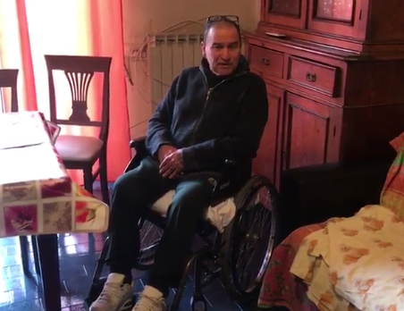 Roma, disabile prigioniero di barriere architettoniche. CasaPound si mobilita Roma, disabile prigioniero di barriere architettoniche. CasaPound si mobilita