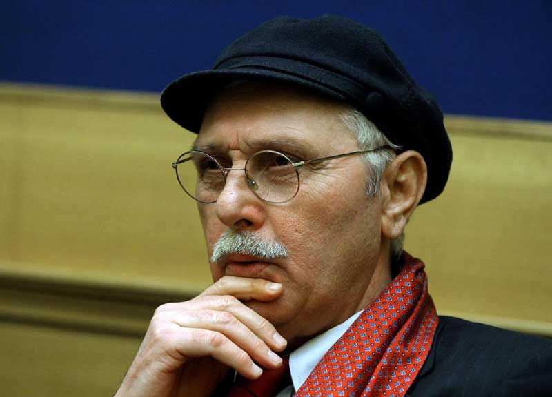 Pennacchi: “Io quel libro non lo voglio fare” e lo pubblica due volte. Il caso Pennacchi: “Io quel libro non lo voglio fare” e lo pubblica due volte. Il caso