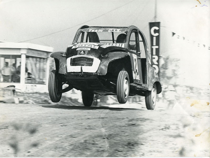 1972: Citroen Italia  presentava  il campionato  “2CV-Dyane Cross”