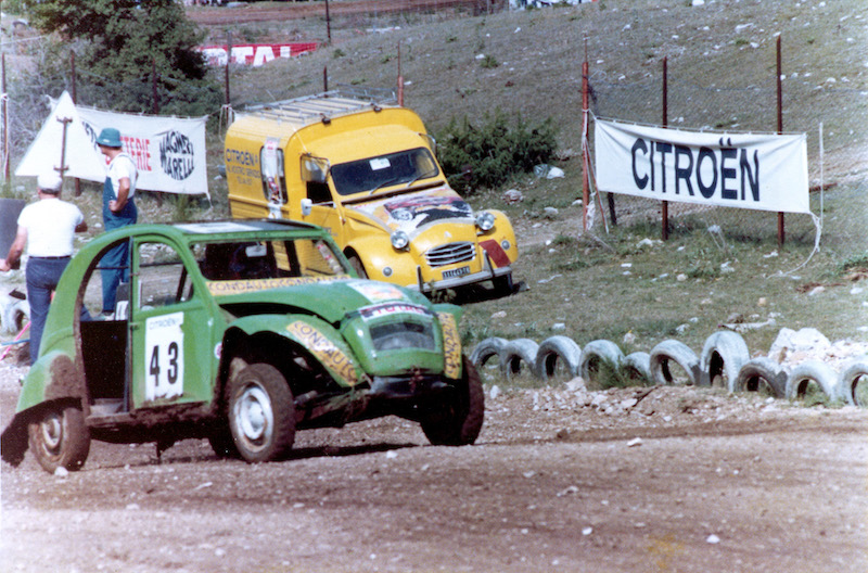 1972: Citroen Italia  presentava  il campionato  “2CV-Dyane Cross”