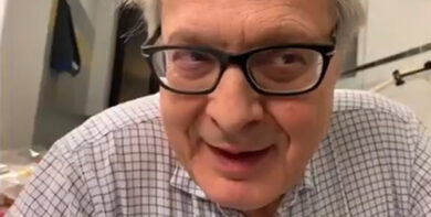 Sgarbi replica a Valentina Nappi: “Donna insoddisfatta, una pornostar fallita”