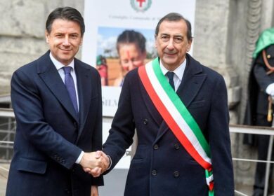 Il premier Conte a Milano: visita alla Borsa, incontri con Sala e Fontana