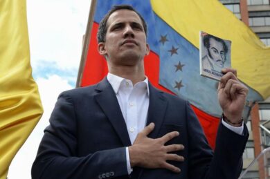 Venezuela, l’Ue si allinea gli Usa e riconosce Guaidò presidente ad interim