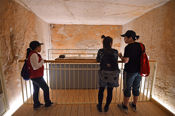 Tomba di Tutankhamon restaurata: riaperta al pubblico dopo 10 anni Tomba di Tutankhamon restaurata: riaperta al pubblico dopo 10 anni