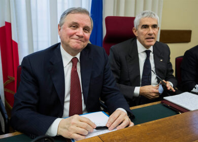 Visco (Banca D’Italia) scopre l’acqua calda: “Fregati dall’Ue sulle banche…”