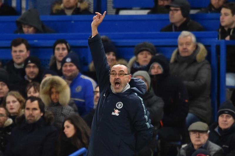 Chelsea: Sarri sotto attacco (tabloid, tifosi). E spunta la Roma a giugno Chelsea: Sarri sotto attacco (tabloid, tifosi). E spunta la Roma a giugno