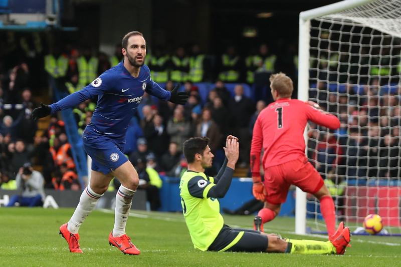Higuain torna al gol e il Chelsea demolisce la ‘Cenerentola’ Huddersfield