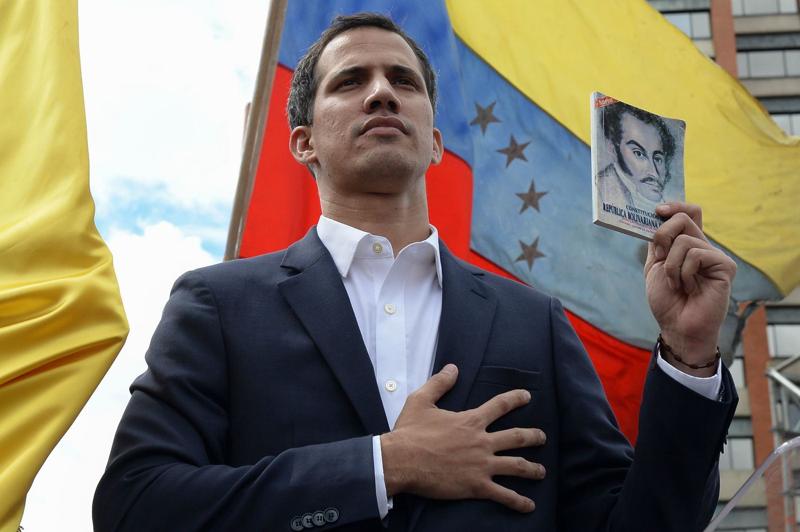 Venezuela, generale Francisco Yánez si schiera con Guaidò Venezuela, generale Francisco Yánez si schiera con Guaidò