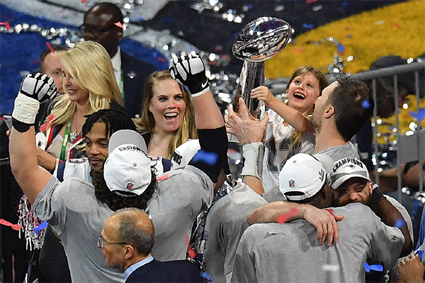 Nfl, Super Bowl, Vincono i Patriots, Brady nella leggenda Nfl, Super Bowl, Vincono i Patriots, Brady nella leggenda