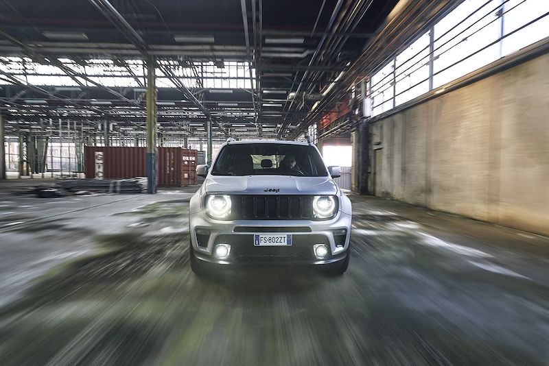 Jeep presenta la nuova Renegade “S” Jeep presenta la nuova Renegade “S”