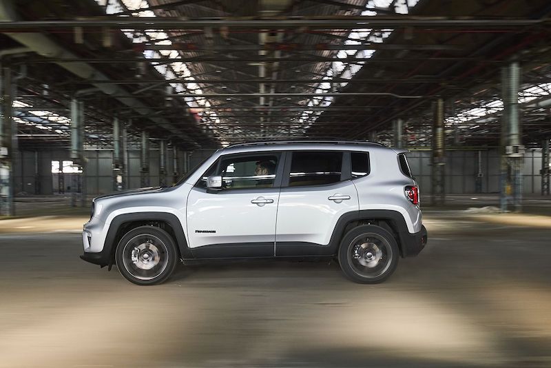 Jeep presenta la nuova Renegade “S” Jeep presenta la nuova Renegade “S”
