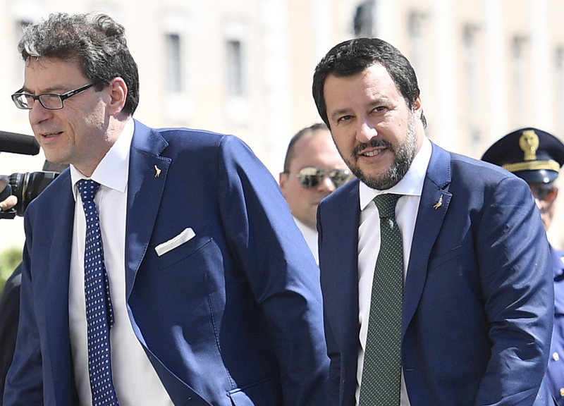Galleria foto 'Carige, la manina della Lega sul Dl. E la lotta ai banchieri si fa più soft' - foto 1