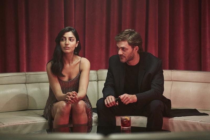 Campari, Entering Red: il nuovo short movie “milanese” firmato Garrone. VIDEO Campari, Entering Red: il nuovo short movie “milanese” firmato Garrone. VIDEO