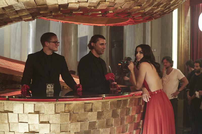 Campari, Entering Red: il nuovo short movie “milanese” firmato Garrone. VIDEO Campari, Entering Red: il nuovo short movie “milanese” firmato Garrone. VIDEO