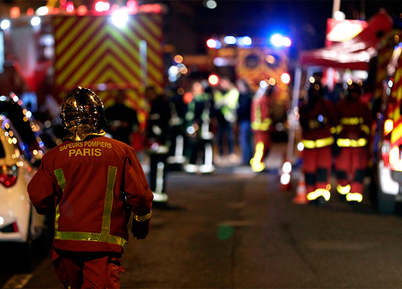 Incendio a Parigi: 10 morti, tra cui un bambino, e 30 feriti Incendio a Parigi: 10 morti, tra cui un bambino, e 30 feriti