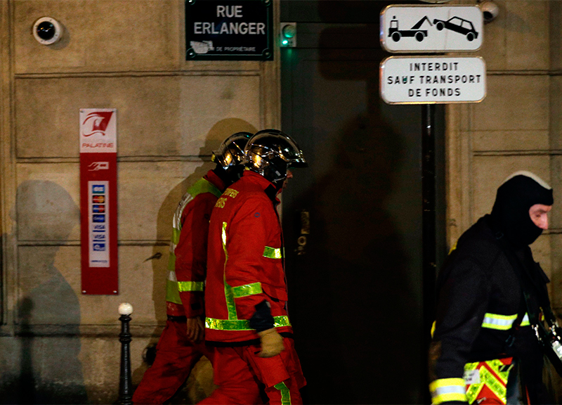 Incendio a Parigi: 10 morti, tra cui un bambino, e 30 feriti Incendio a Parigi: 10 morti, tra cui un bambino, e 30 feriti