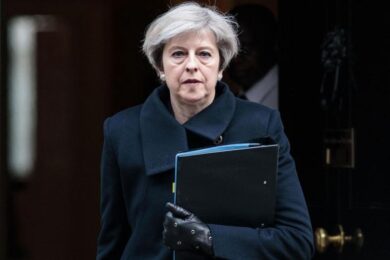 Brexit, giovedì vertice decisivo Juncker-May. Nodo Irlanda, rischio sicurezza
