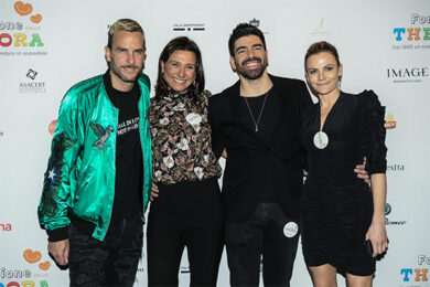 Theodora con Carlo Cracco regala sorrisi ai bimbi in ospedale