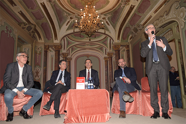 Giuseppe Sala a Varese presenta il suo libro”Milano e il secolo delle città” Giuseppe Sala a Varese presenta il suo libro”Milano e il secolo delle città”