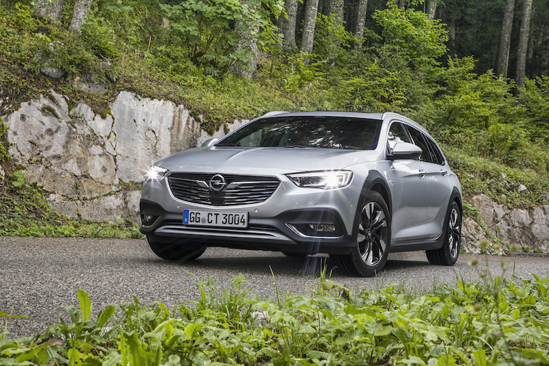 La nuova Opel Corsa avrà i fari IntelliLux LED matrix La nuova Opel Corsa avrà i fari IntelliLux LED matrix
