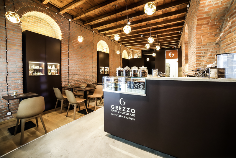 A Milano apre Grezzo, pasticceria e gelateria crudista A Milano apre Grezzo, pasticceria e gelateria crudista