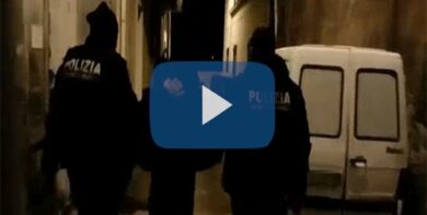 Mafia nigeriana, clan gestiva il traffico di esseri umani: 5 arresti. Video