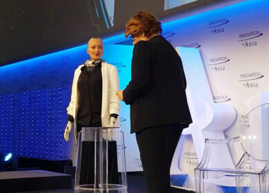 Innovation by Ania , Maria Bianca Farina dialoga con Sophia