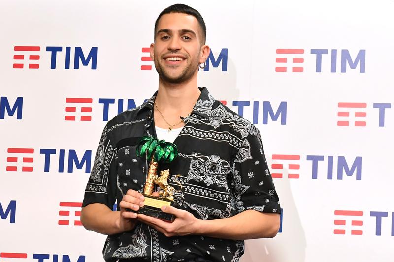 Mahmood versione ucraina è virale. Da “soldi” a “hroshi”, i social impazzano