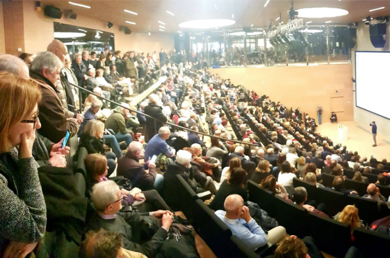 Galleria foto 'Matteo Renzi boom: libro più letto in Italia e presentazioni sold-out' - foto 1