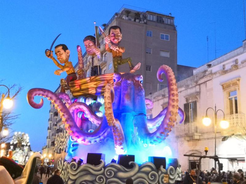 Putignano, il Carnevale si trasforma in una parata mondialista e LGBT Putignano, il Carnevale si trasforma in una parata mondialista e LGBT