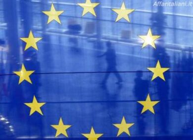 Macron-Merkel contro l’Antitrust europeo: “Concorrenza, rivedere le regole”
