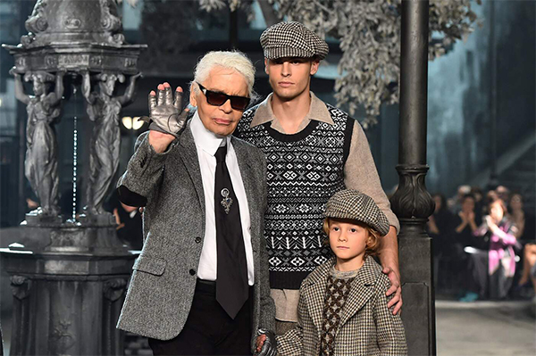 Karl Lagerfeld morto a 85 anni. Era direttore creativo di Fendi e Chanel Karl Lagerfeld morto a 85 anni. Era direttore creativo di Fendi e Chanel